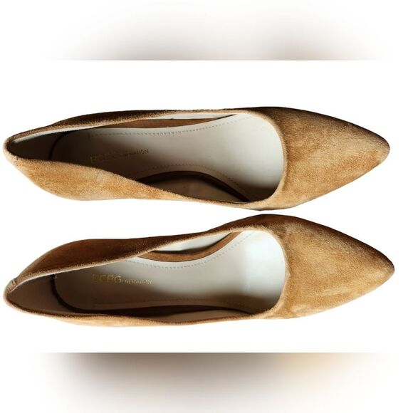 Elegant Tan Suede Pumps - Picture 3 of 11